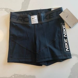 ‼️NWT BLACK WOMENS NIKE PROS WITH NIKE DETAIL‼️